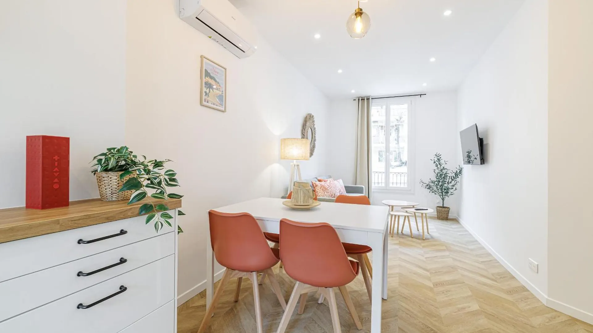Large & Confort 2 Bdr Renovated Nice