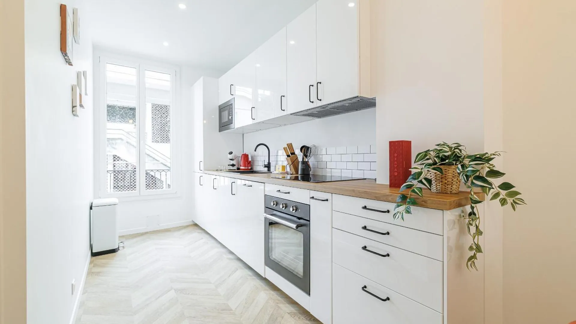 Large & Confort 2 Bdr Renovated Nice
