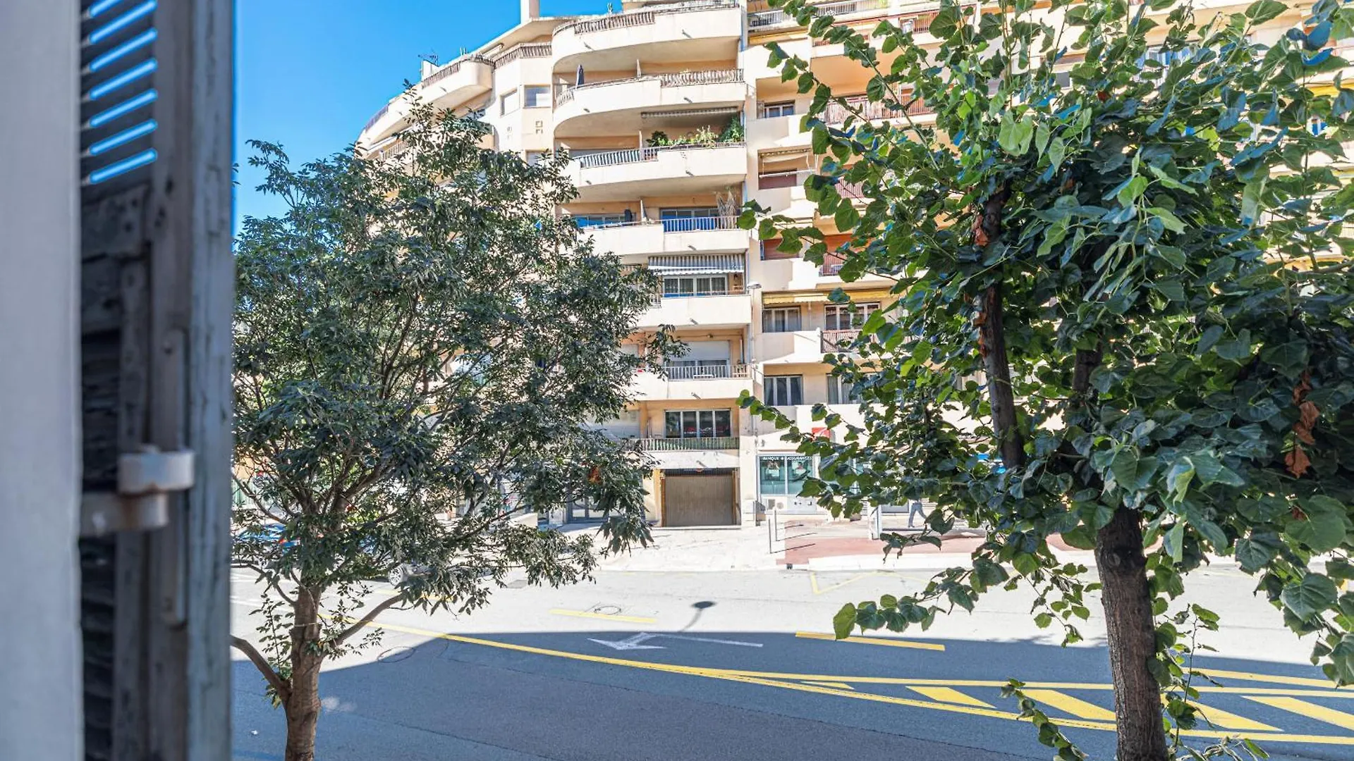 Apartment Large & Confort 2 Bdr Renovated Nice
